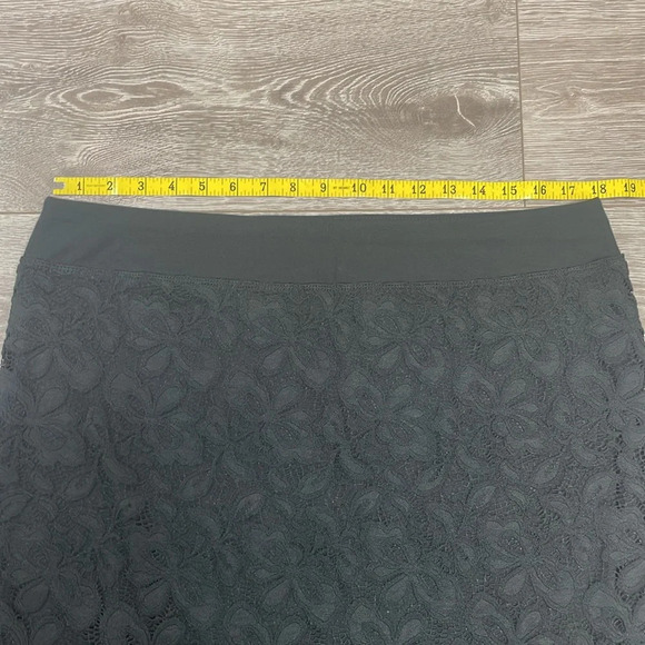 NWOT J. Jill Wearever Collection Black Scalloped Hem Pull On Pencil Skirt L - Picture 4 of 13